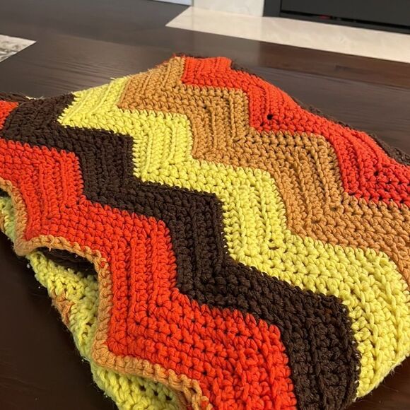 Vintage 60s Orange, Brown and Yellow Retro Throw Blanket w Zig Zag Pattern - Picture 3 of 4